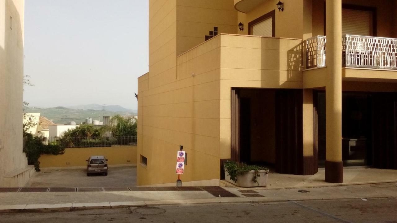 Diana Apartment Valderice Bagian luar foto